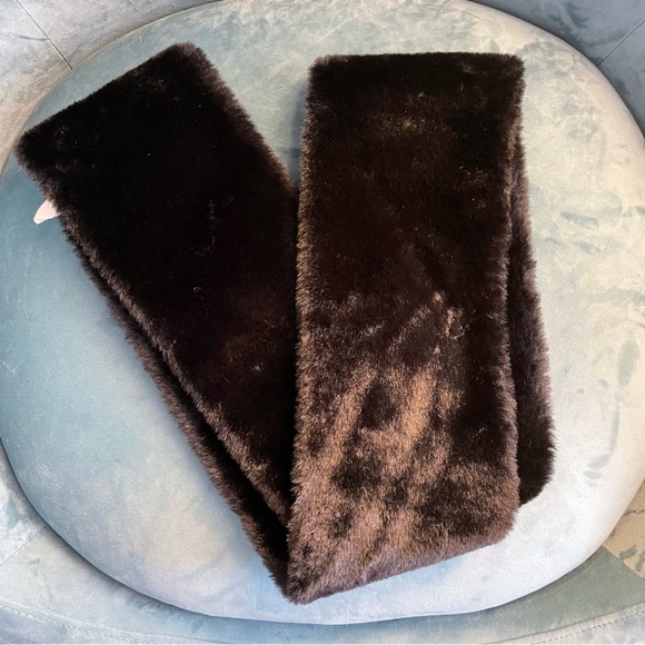Avec Les Filles Faux Fur Infinity Scarf in Black - Picture 1 of 4
